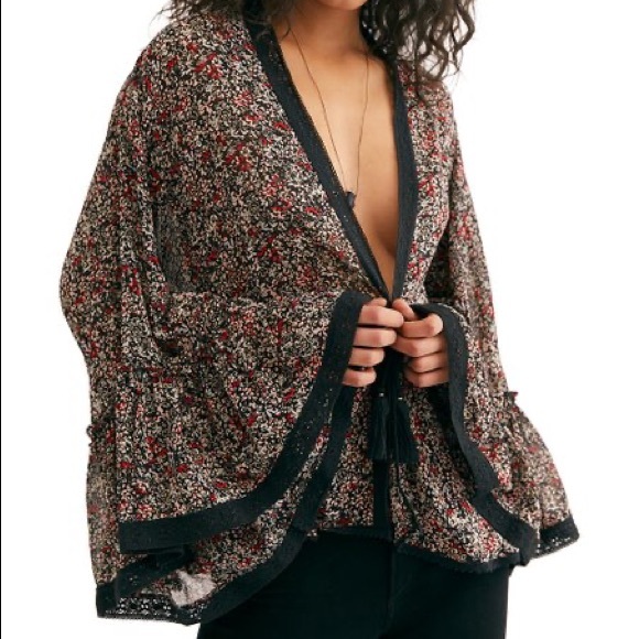 Free People Tops - NWT FREE PEOPLE Lola Floral Kimono Cardigan